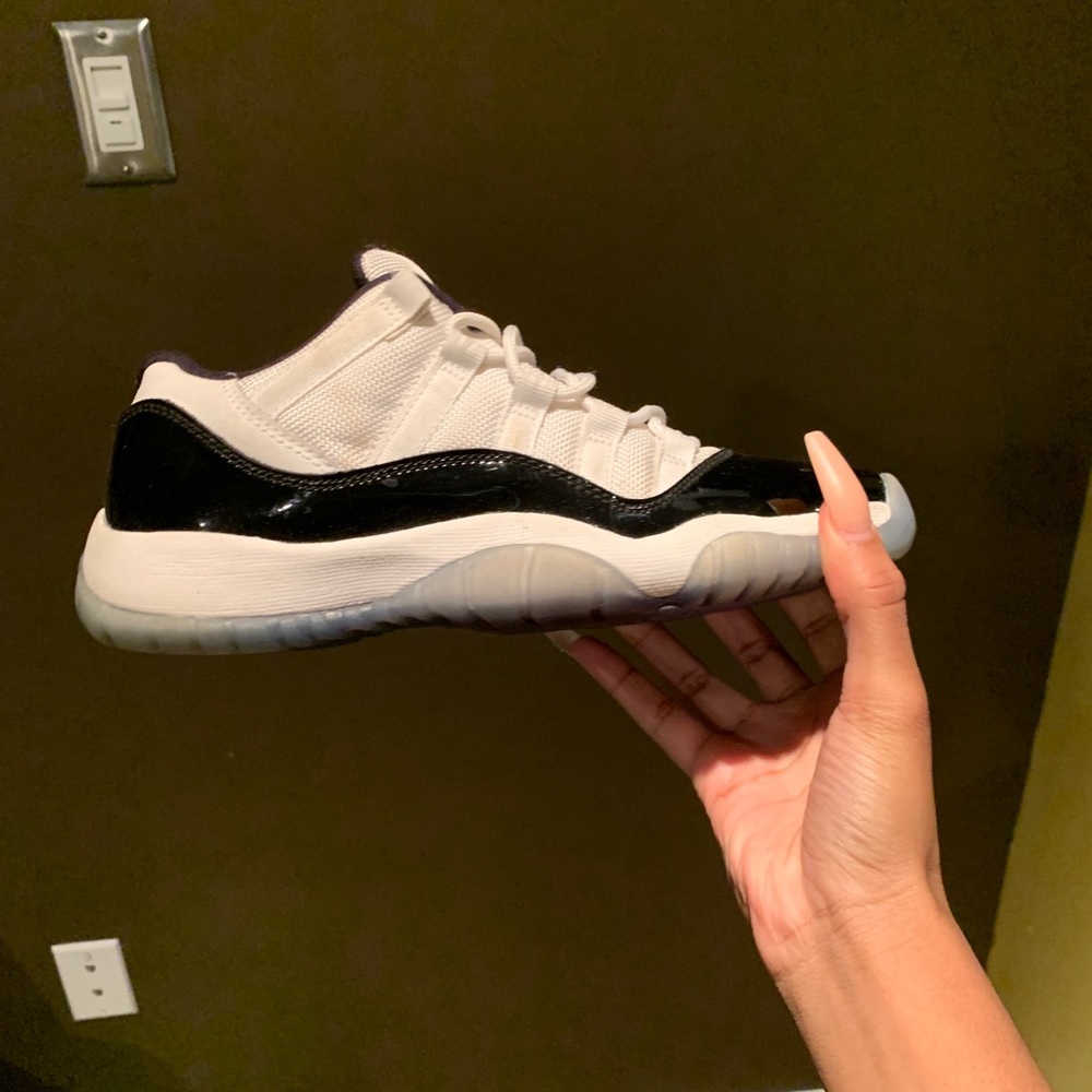 Jordan 11 concord low